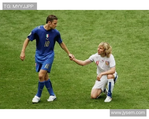 与国际足球巨星亲密合影的难忘时刻和背后故事分享